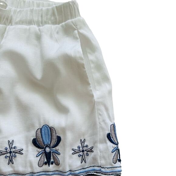 Miami Blue White Floral Embroidered Pockets Tie Pom Pom Hem Shorts Small NEW - Picture 4 of 12